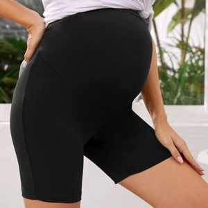 Maternity biker shorts